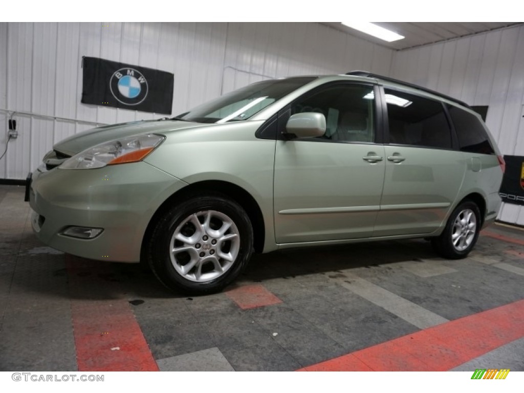 2006 Sienna XLE - Silver Pine Mica / Taupe photo #2