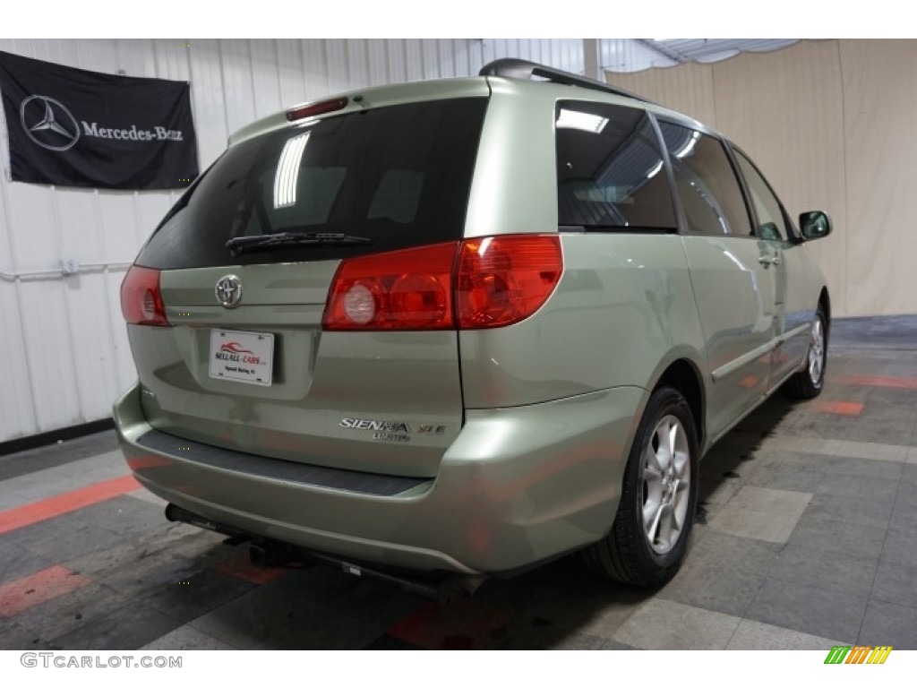 2006 Sienna XLE - Silver Pine Mica / Taupe photo #8