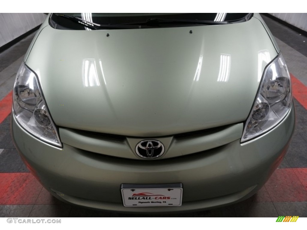 2006 Sienna XLE - Silver Pine Mica / Taupe photo #54