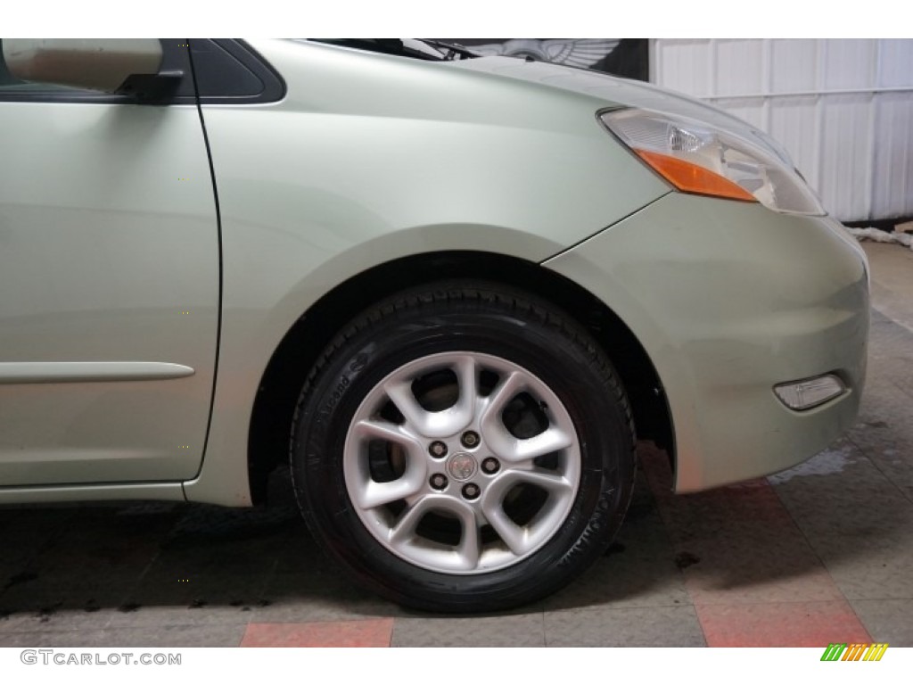 2006 Sienna XLE - Silver Pine Mica / Taupe photo #55