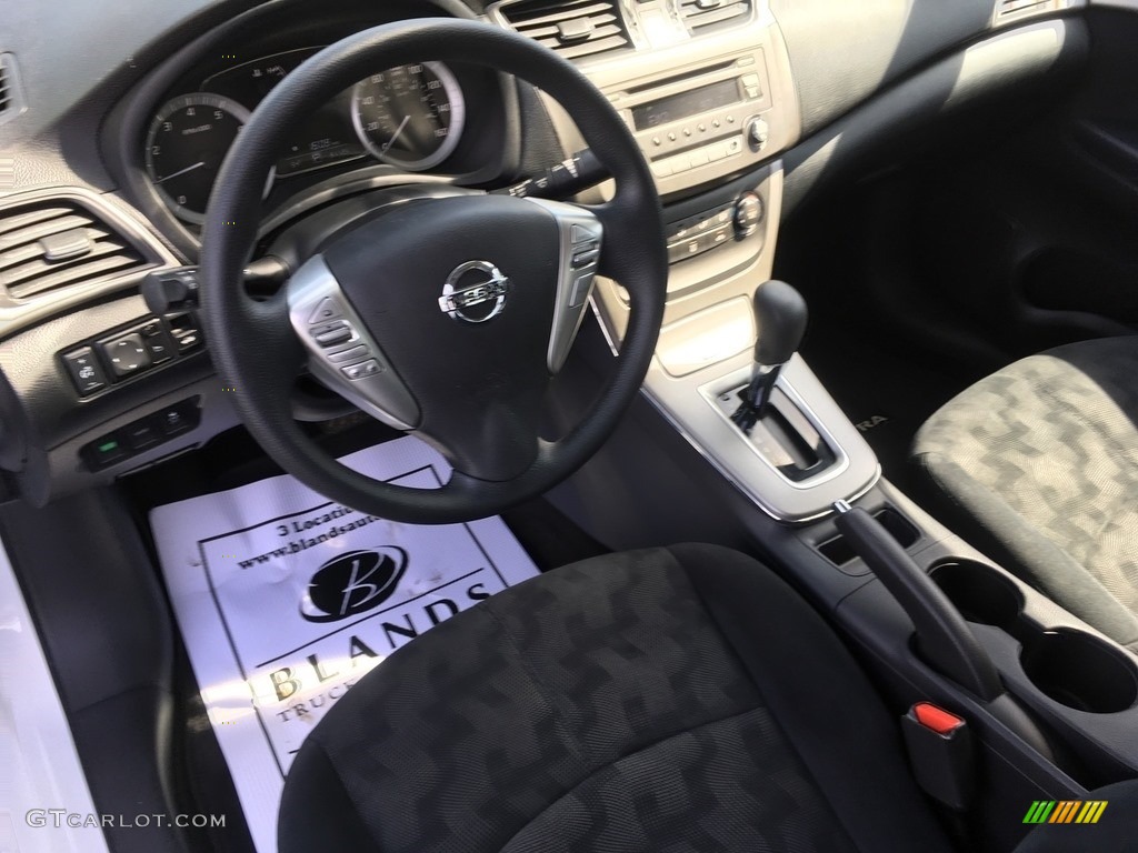 2013 Sentra SV - Aspen White / Charcoal photo #5