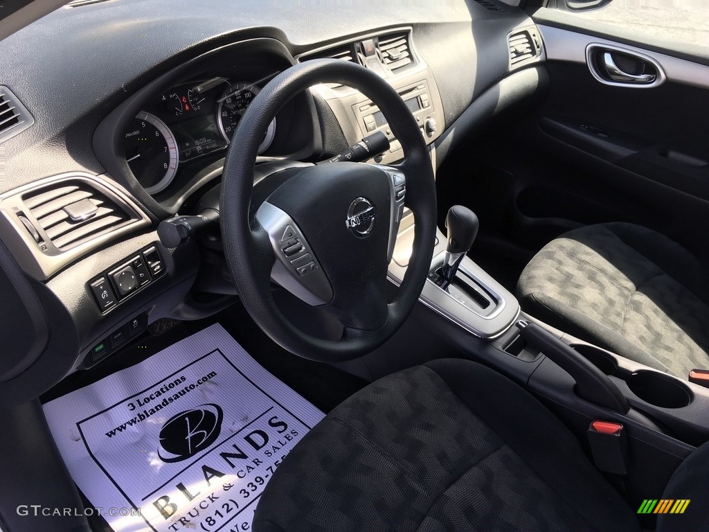 2013 Sentra SV - Aspen White / Charcoal photo #6