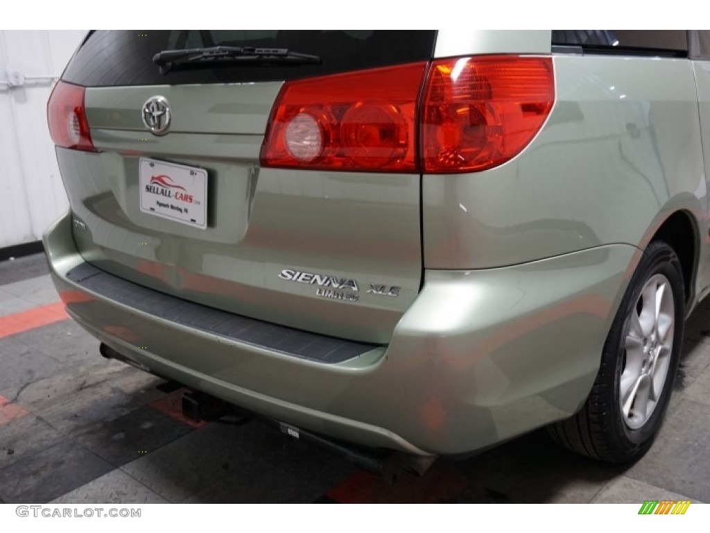 2006 Sienna XLE - Silver Pine Mica / Taupe photo #71