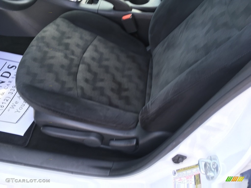 2013 Sentra SV - Aspen White / Charcoal photo #12