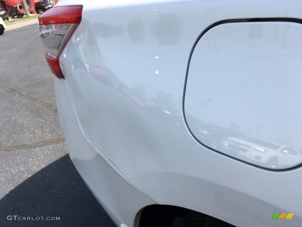 2013 Sentra SV - Aspen White / Charcoal photo #20