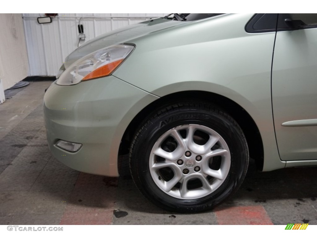 2006 Sienna XLE - Silver Pine Mica / Taupe photo #82