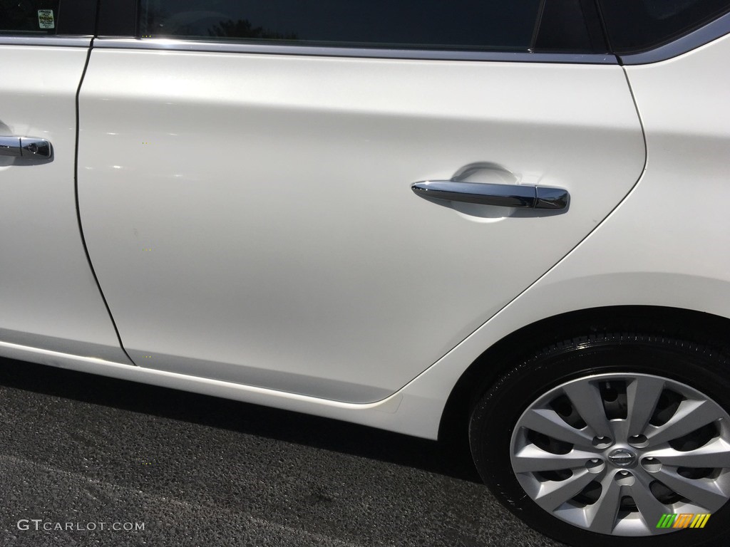 2013 Sentra SV - Aspen White / Charcoal photo #24