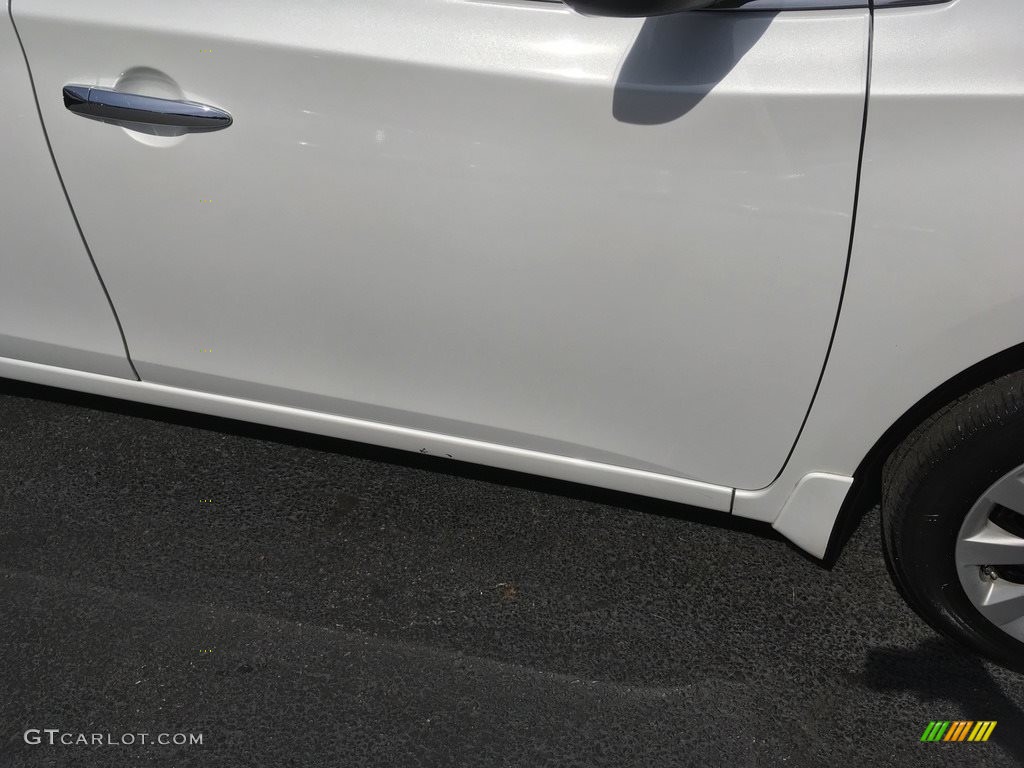 2013 Sentra SV - Aspen White / Charcoal photo #25