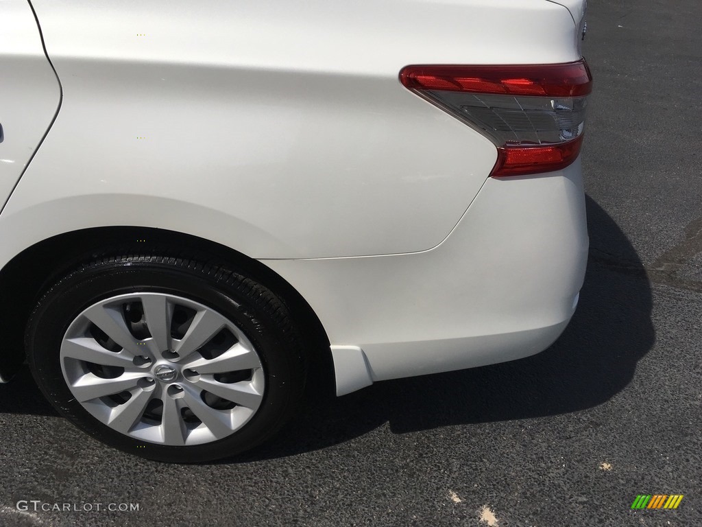 2013 Sentra SV - Aspen White / Charcoal photo #26
