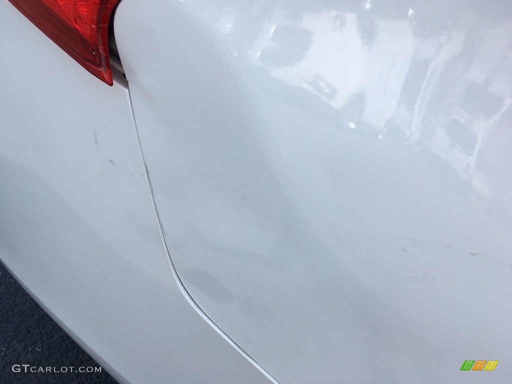 2013 Sentra SV - Aspen White / Charcoal photo #31