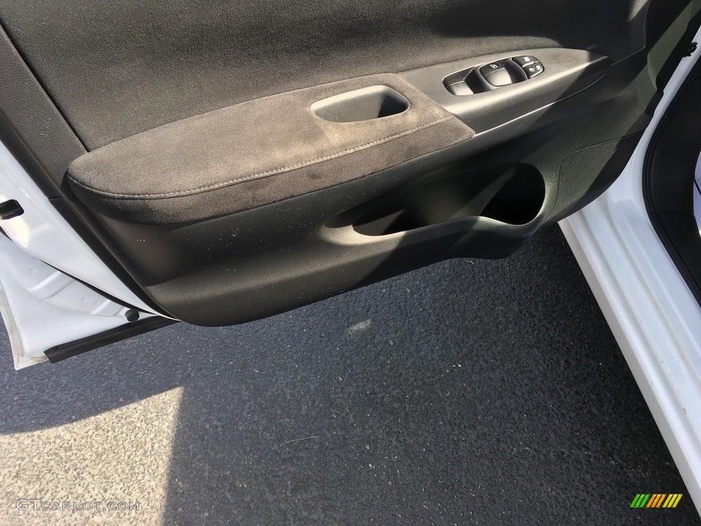 2013 Sentra SV - Aspen White / Charcoal photo #33