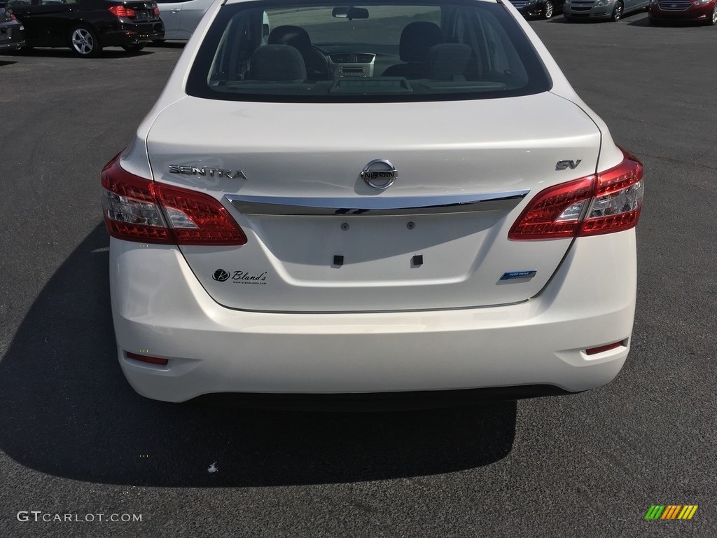 2013 Sentra SV - Aspen White / Charcoal photo #34