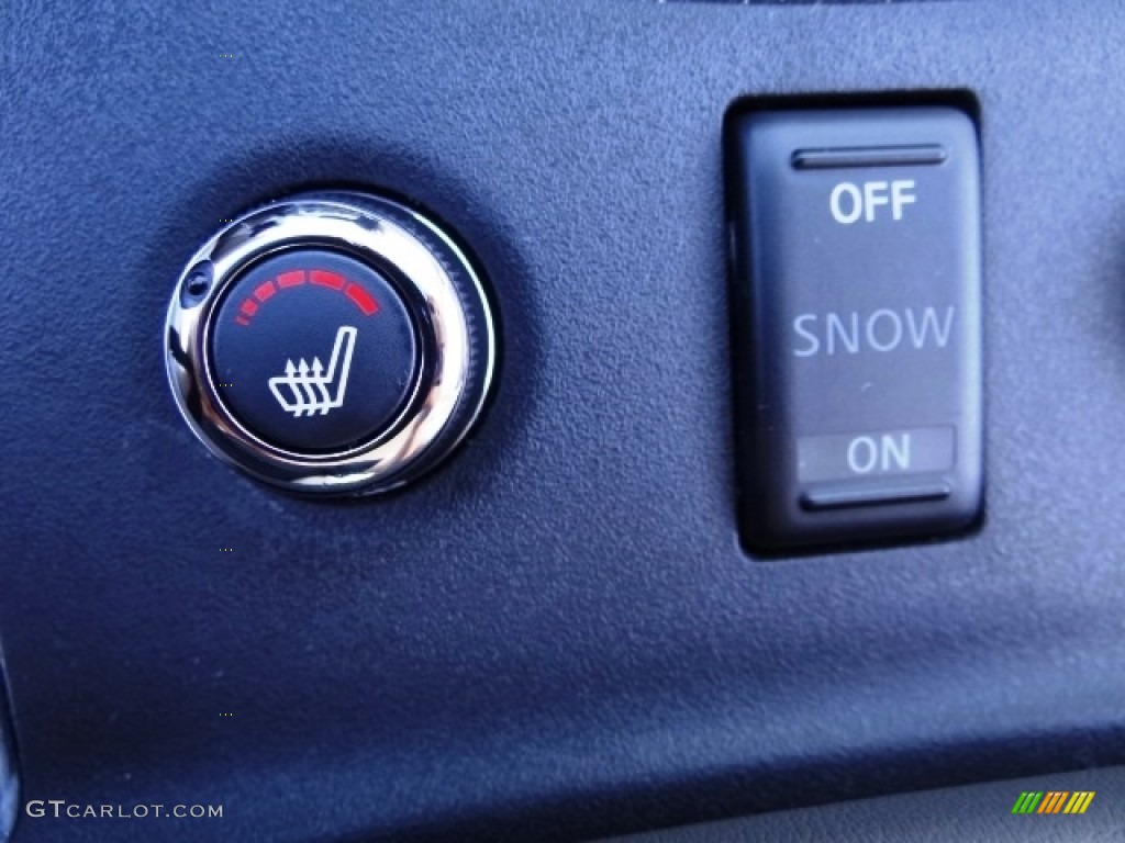 2015 Infiniti Q40 AWD Sedan Controls Photo #112382318