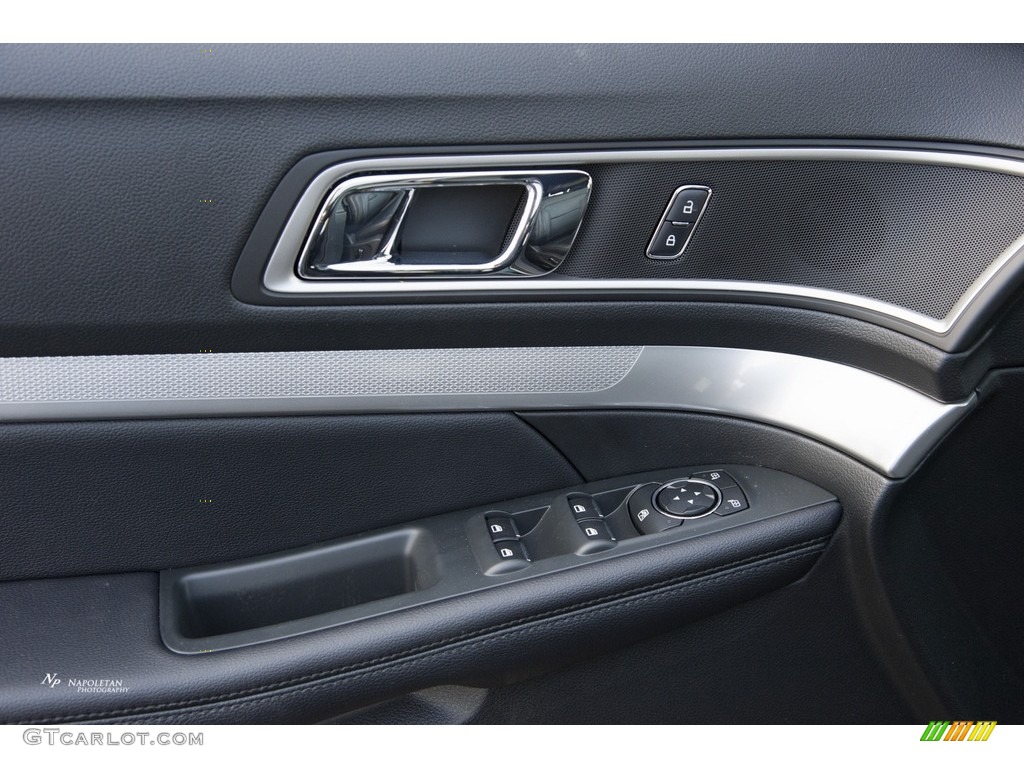 2016 Explorer XLT 4WD - Shadow Black / Ebony Black photo #4