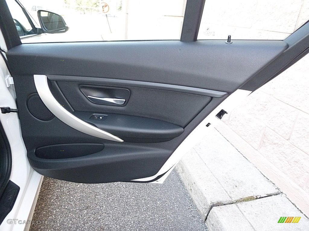 2013 3 Series 320i xDrive Sedan - Alpine White / Black photo #19