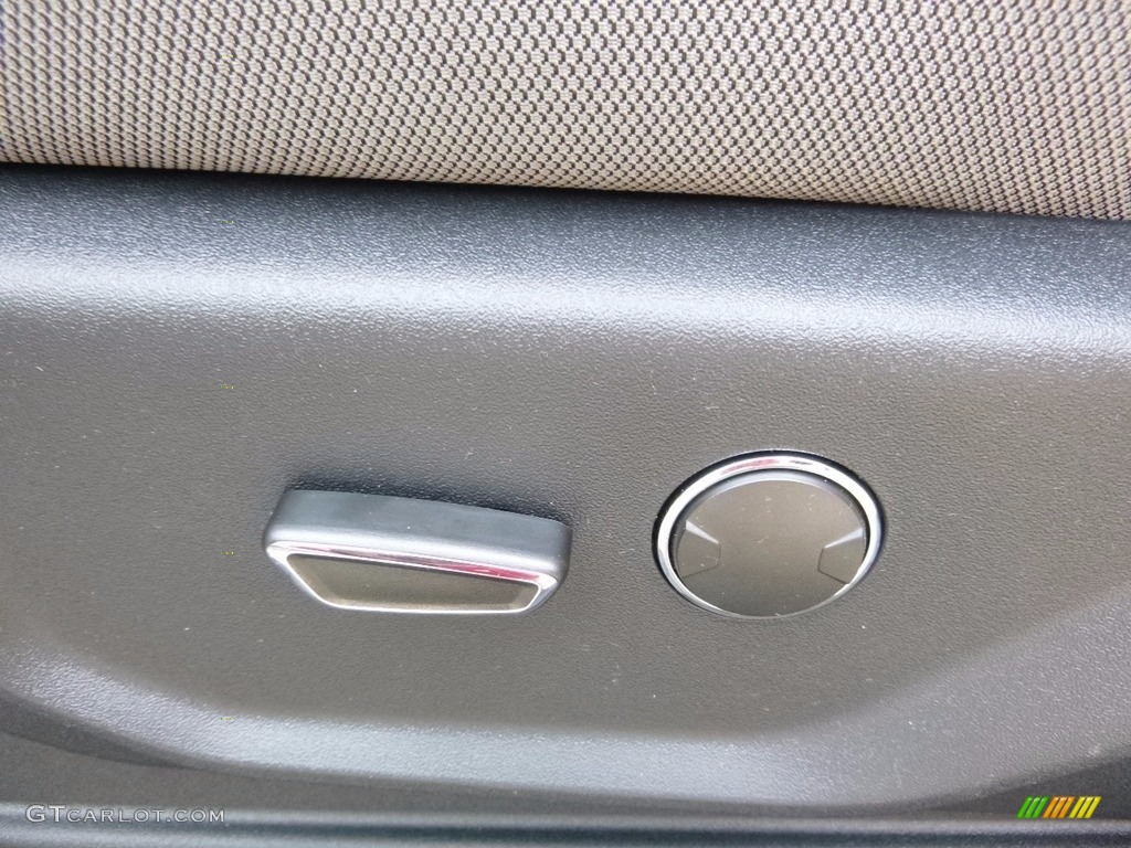 2016 F150 XLT SuperCab 4x4 - Oxford White / Medium Earth Gray photo #16