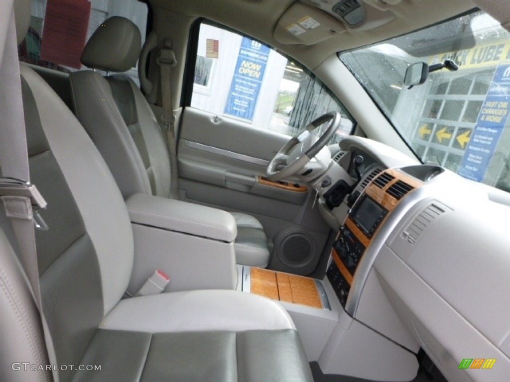 2008 Aspen Limited 4WD - Brilliant Black Crystal Pearl / Dark Slate Gray/Light Slate Gray photo #9