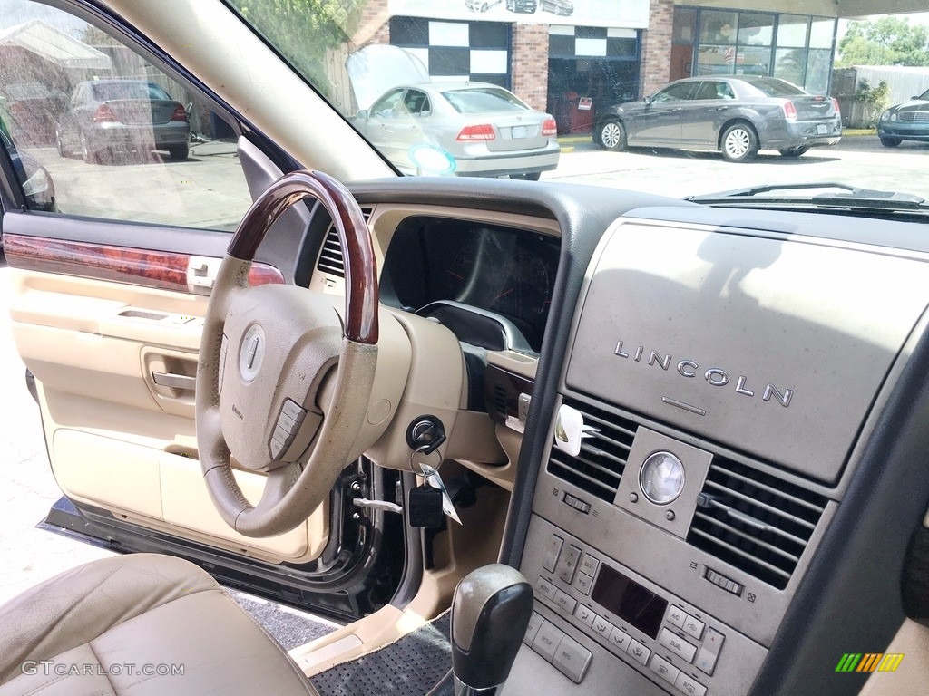 2005 Aviator Luxury - Black / Camel photo #40