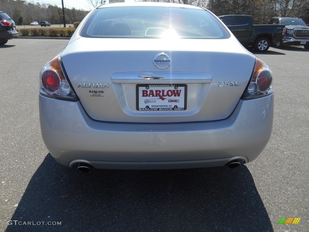 2009 Altima 2.5 S - Radiant Silver Metallic / Charcoal photo #3