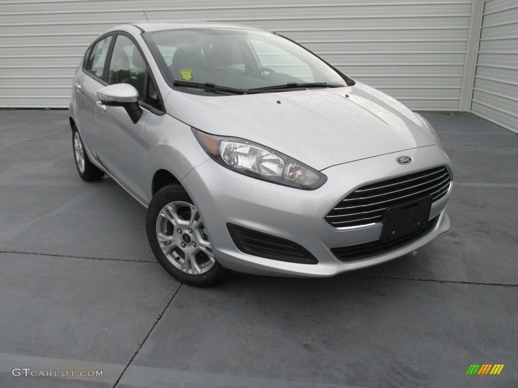 Ingot Silver Metallic 2016 Ford Fiesta Se Hatchback Exterior Photo