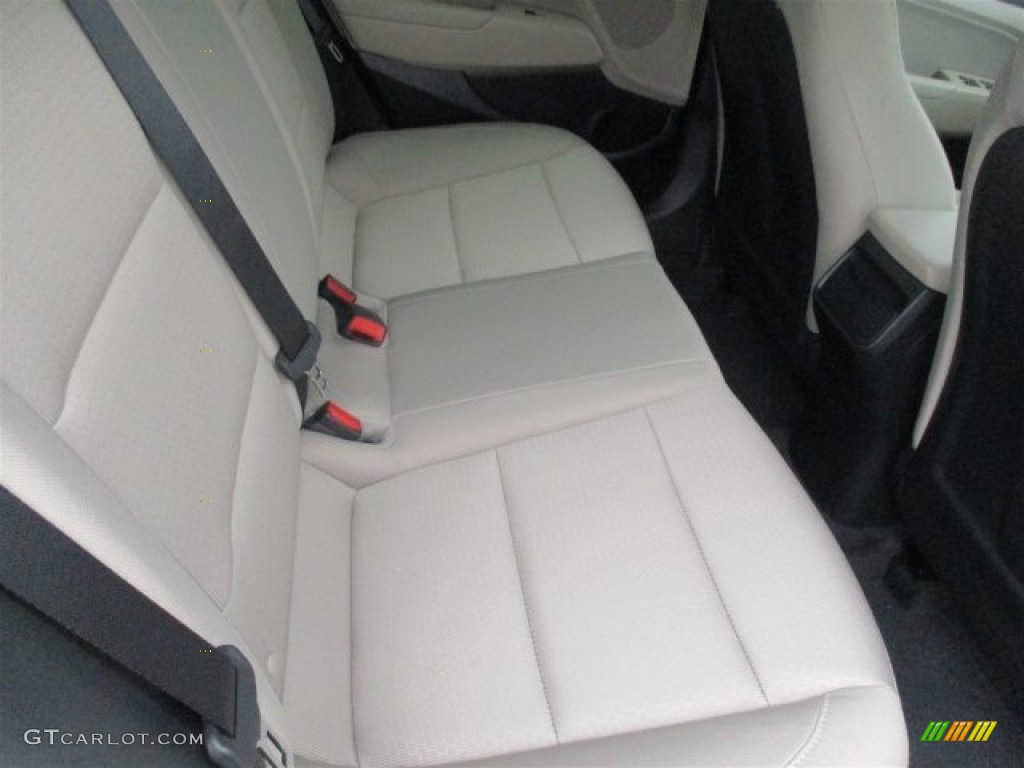 2017 Elantra SE - White / Beige photo #14