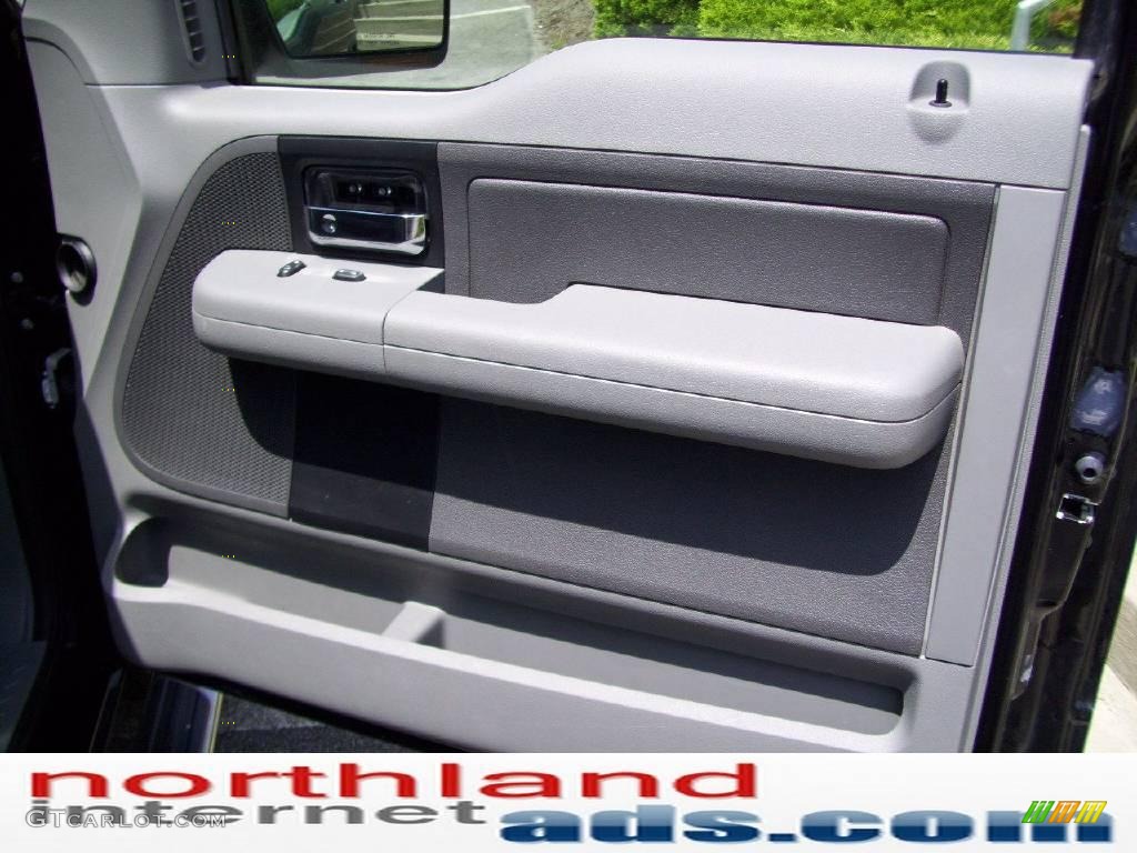2006 F150 XLT SuperCab 4x4 - Black / Medium Flint photo #17
