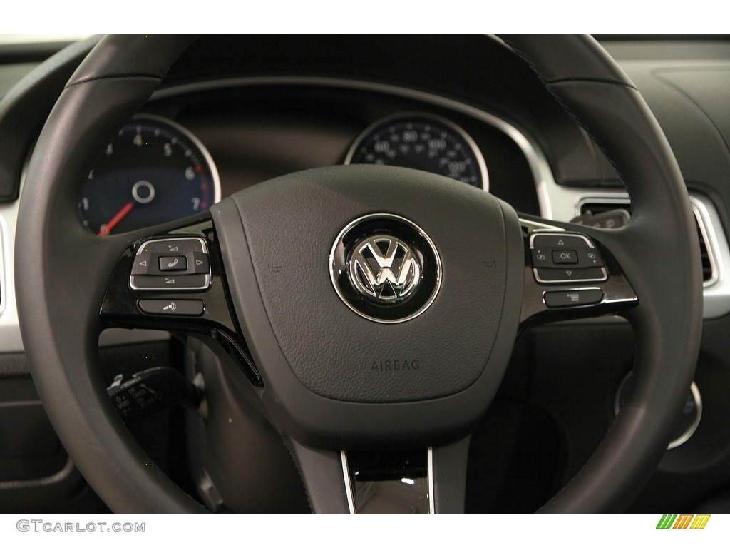 2016 Volkswagen Touareg V6 Executive Steering Wheel Photos