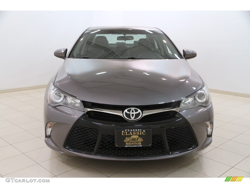 2015 Camry SE - Predawn Gray Mica / Black photo #2