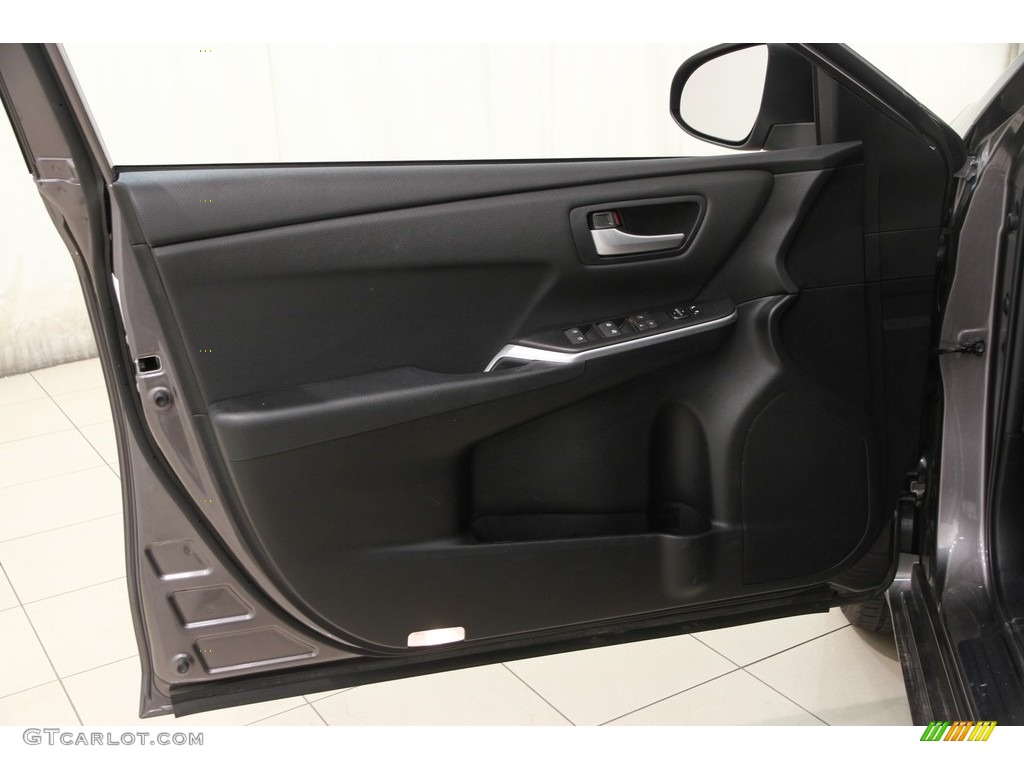 2015 Camry SE - Predawn Gray Mica / Black photo #4
