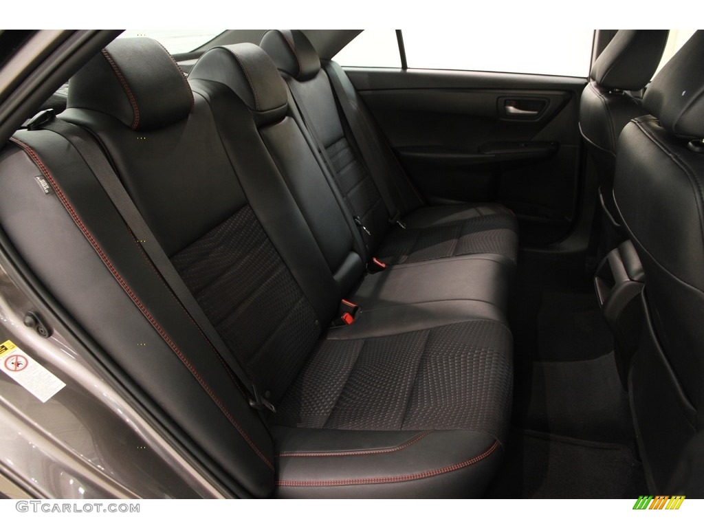 2015 Camry SE - Predawn Gray Mica / Black photo #13