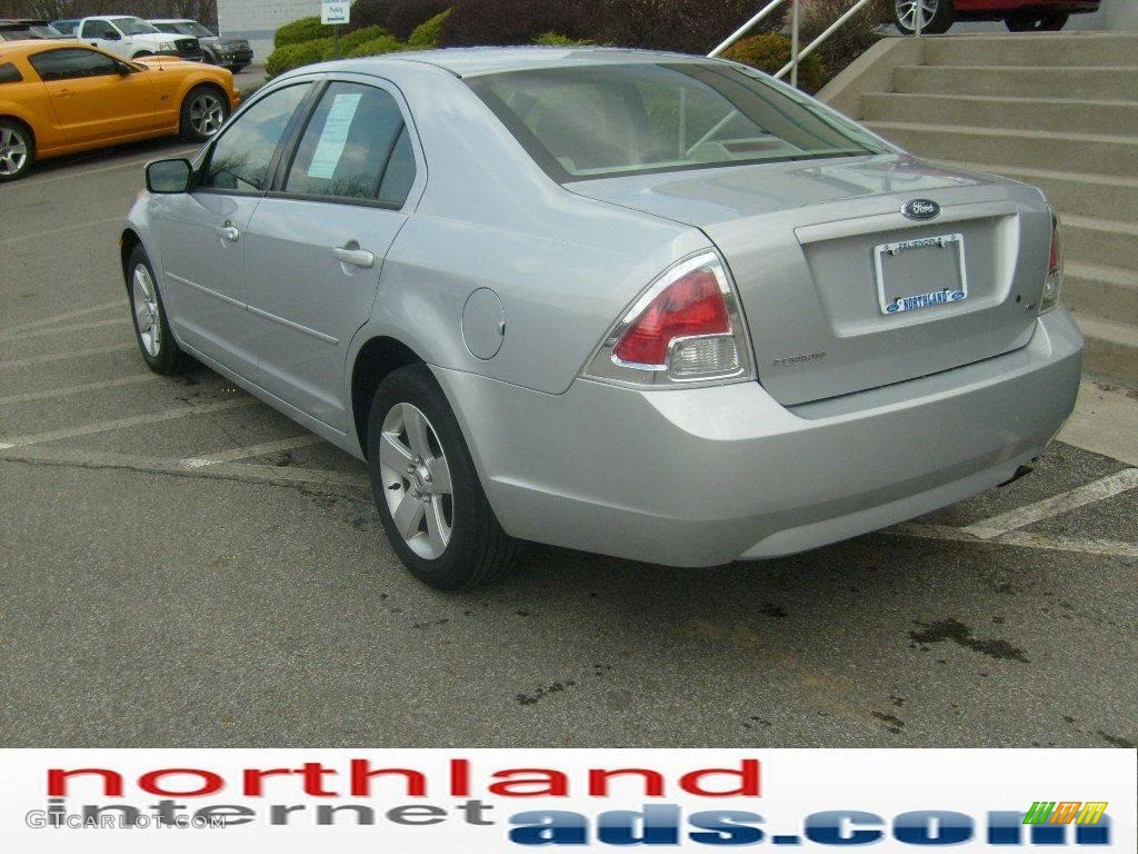 2006 Fusion SE - Silver Frost Metallic / Medium Light Stone photo #2