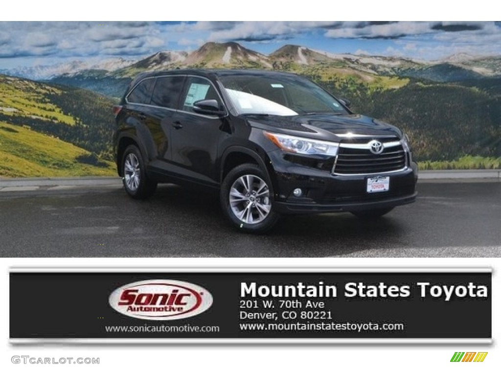 Midnight Black Metallic Toyota Highlander