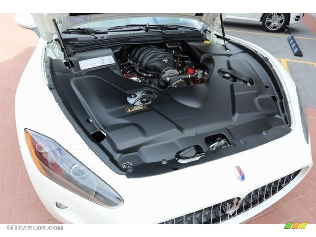 2012 Maserati GranTurismo Convertible GranCabrio Engine Photos