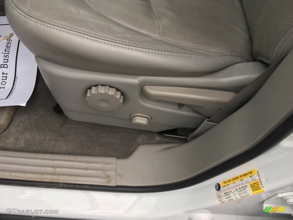 2006 Rendezvous CXL AWD - Frost White / Neutral photo #8