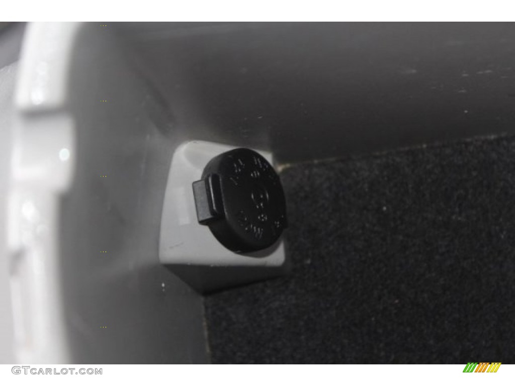 2008 Spectra EX Sedan - Silver / Gray photo #19