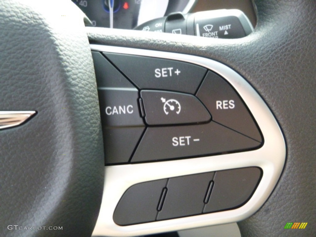 2017 Chrysler Pacifica LX Controls Photo #112454156