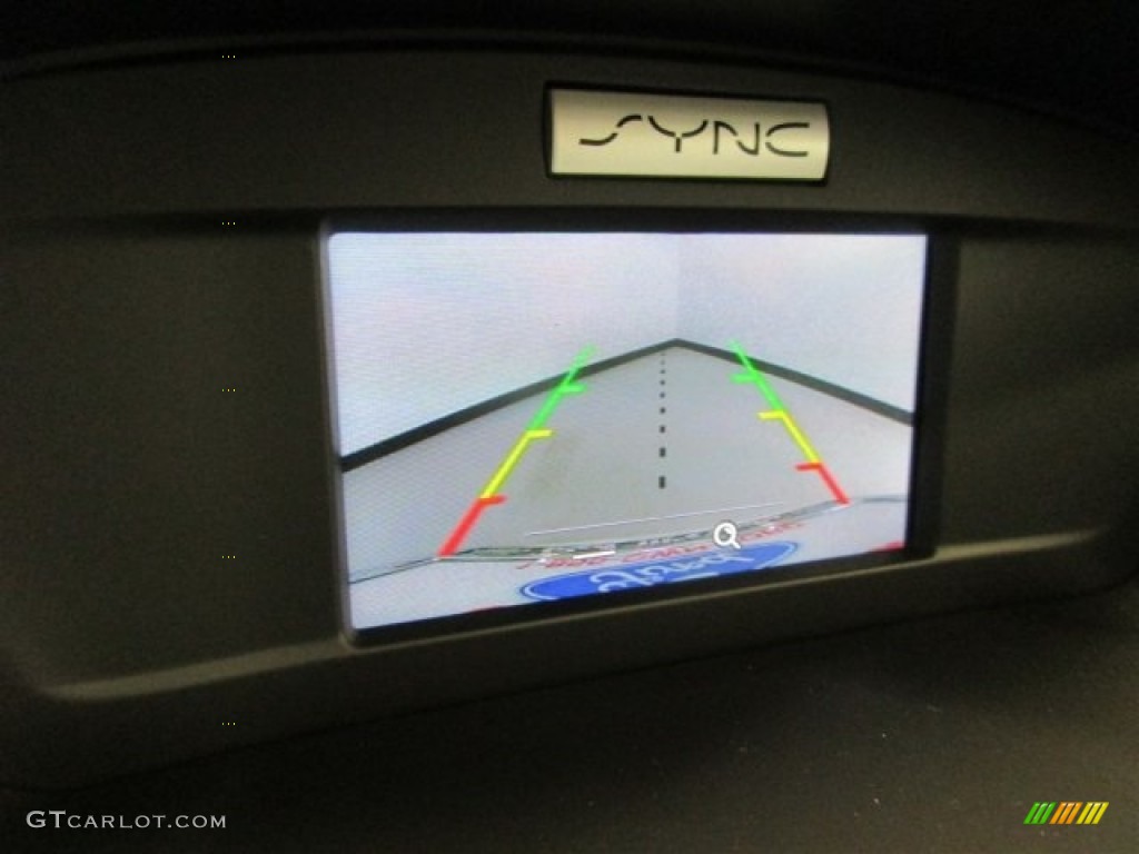 2017 Escape SE - Oxford White / Medium Light Stone photo #35