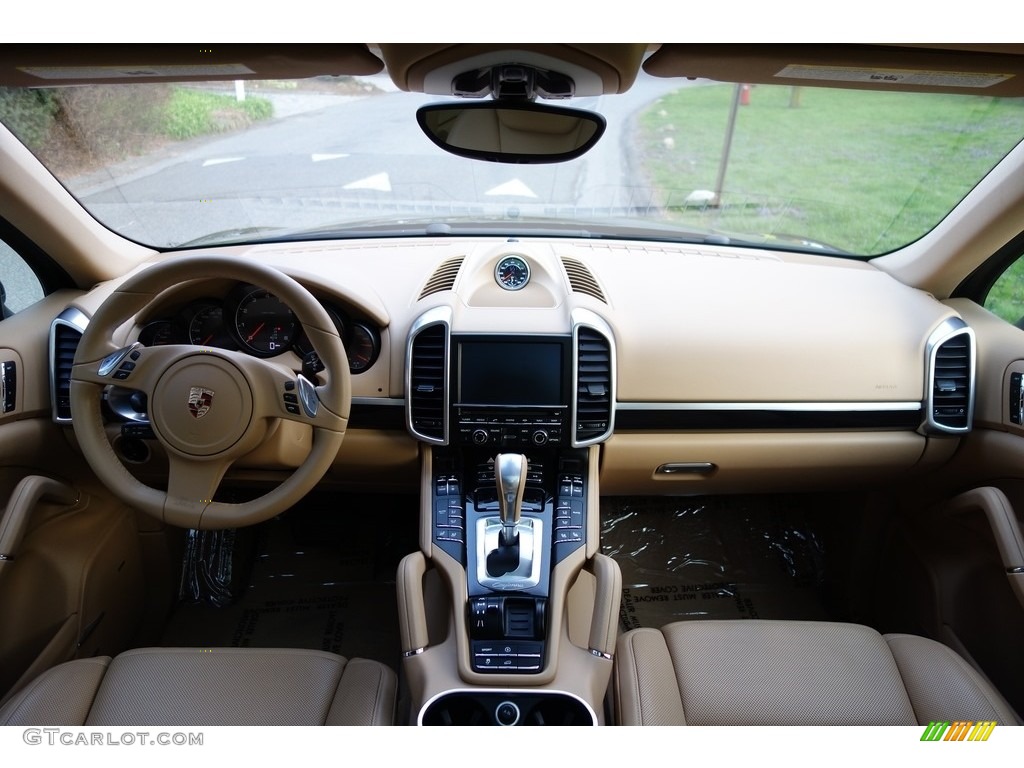 2012 Cayenne  - Jet Green Metallic / Luxor Beige photo #15
