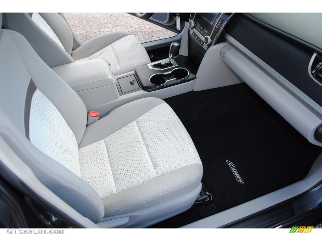 2013 Camry SE V6 - Cosmic Gray Metallic / Black/Ash photo #22