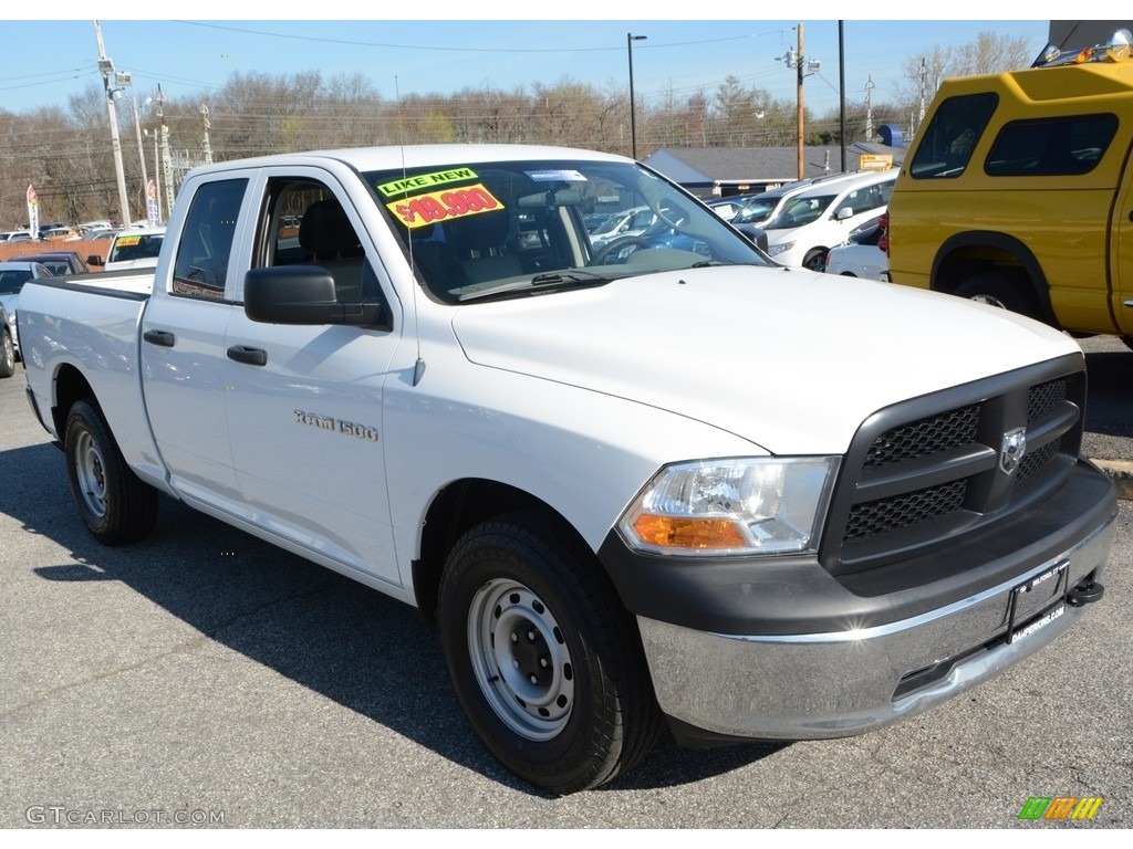 2012 Ram 1500 ST Quad Cab 4x4 - Bright White / Dark Slate Gray/Medium Graystone photo #3