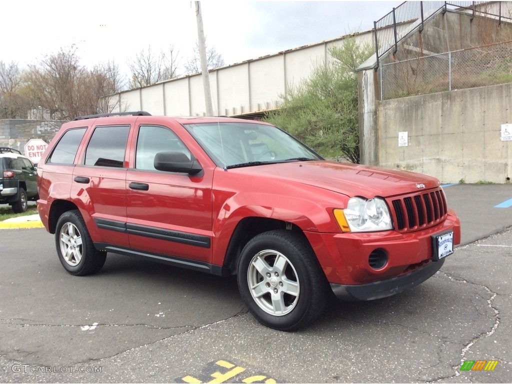 2005 Grand Cherokee Laredo 4x4 - Inferno Red Crystal Pearl / Medium Slate Gray photo #3
