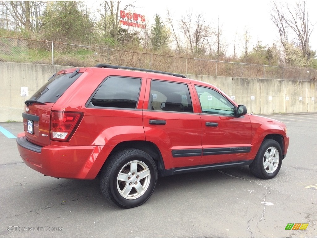 2005 Grand Cherokee Laredo 4x4 - Inferno Red Crystal Pearl / Medium Slate Gray photo #4