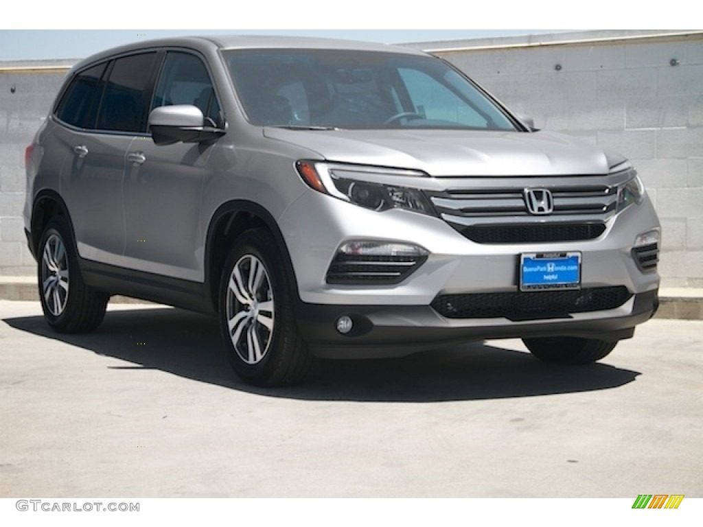 Lunar Silver Metallic Honda Pilot