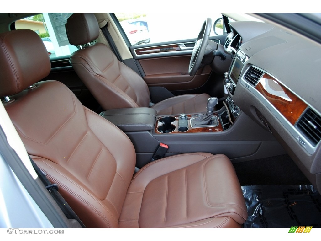 Saddle Brown Interior 2013 Volkswagen Touareg VR6 FSI Lux 4XMotion Photo #112471520