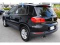 Deep Black Pearl - Tiguan S Photo No. 6