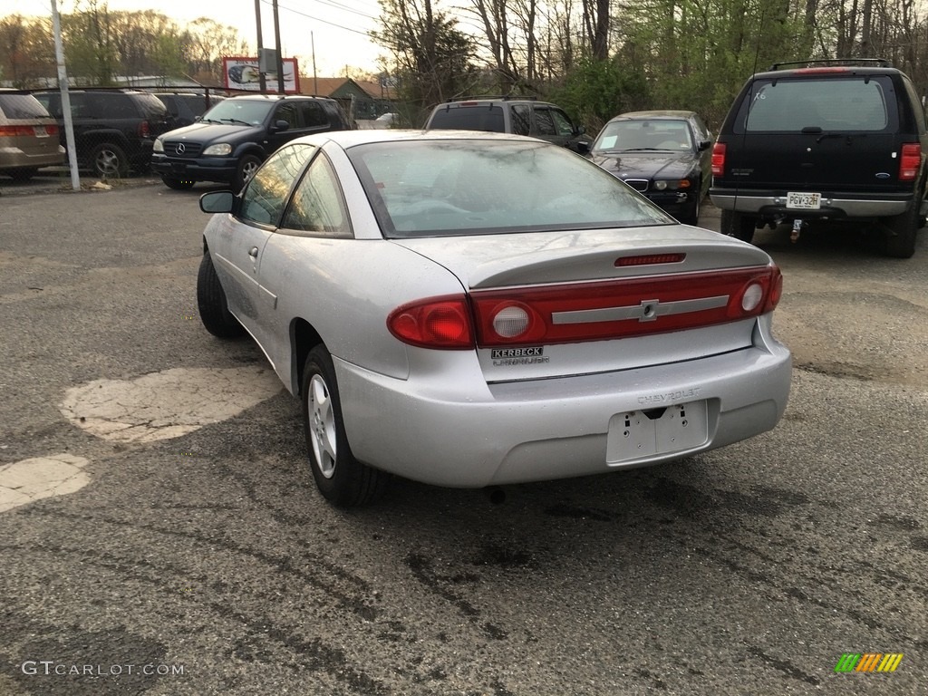 2003 Cavalier Coupe - Ultra Silver Metallic / Graphite Gray photo #4