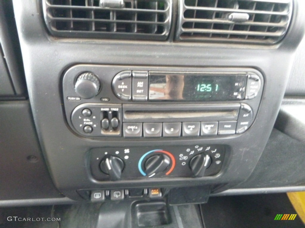 2004 Wrangler Rubicon 4x4 - Solar Yellow / Dark Slate Gray photo #18