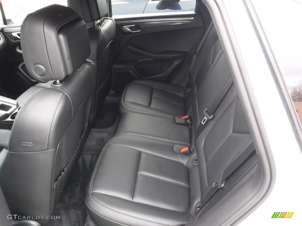 Black Interior 2015 Porsche Macan S Photo #112475447