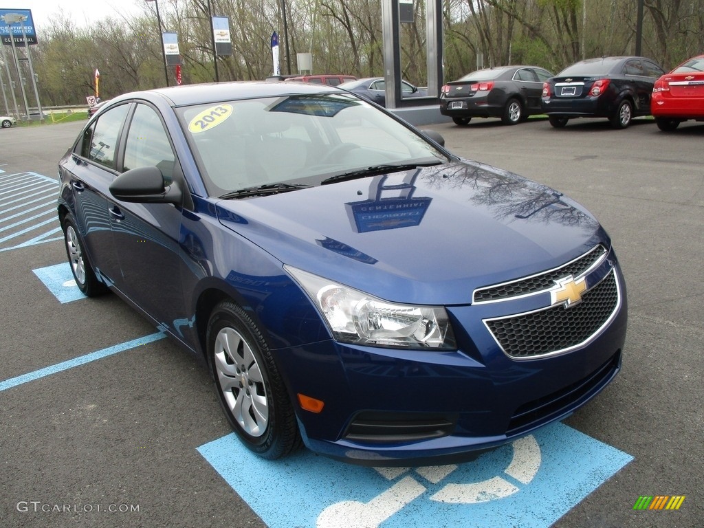 2013 Cruze LS - Atlantis Blue Metallic / Jet Black/Medium Titanium photo #10