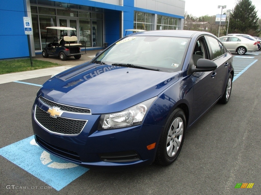 2013 Cruze LS - Atlantis Blue Metallic / Jet Black/Medium Titanium photo #12